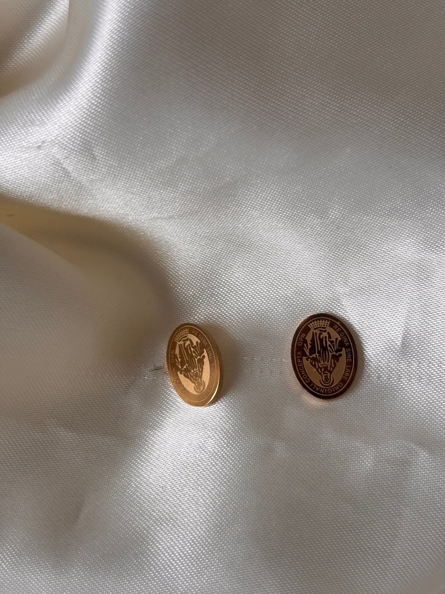 Aretes Virgen María