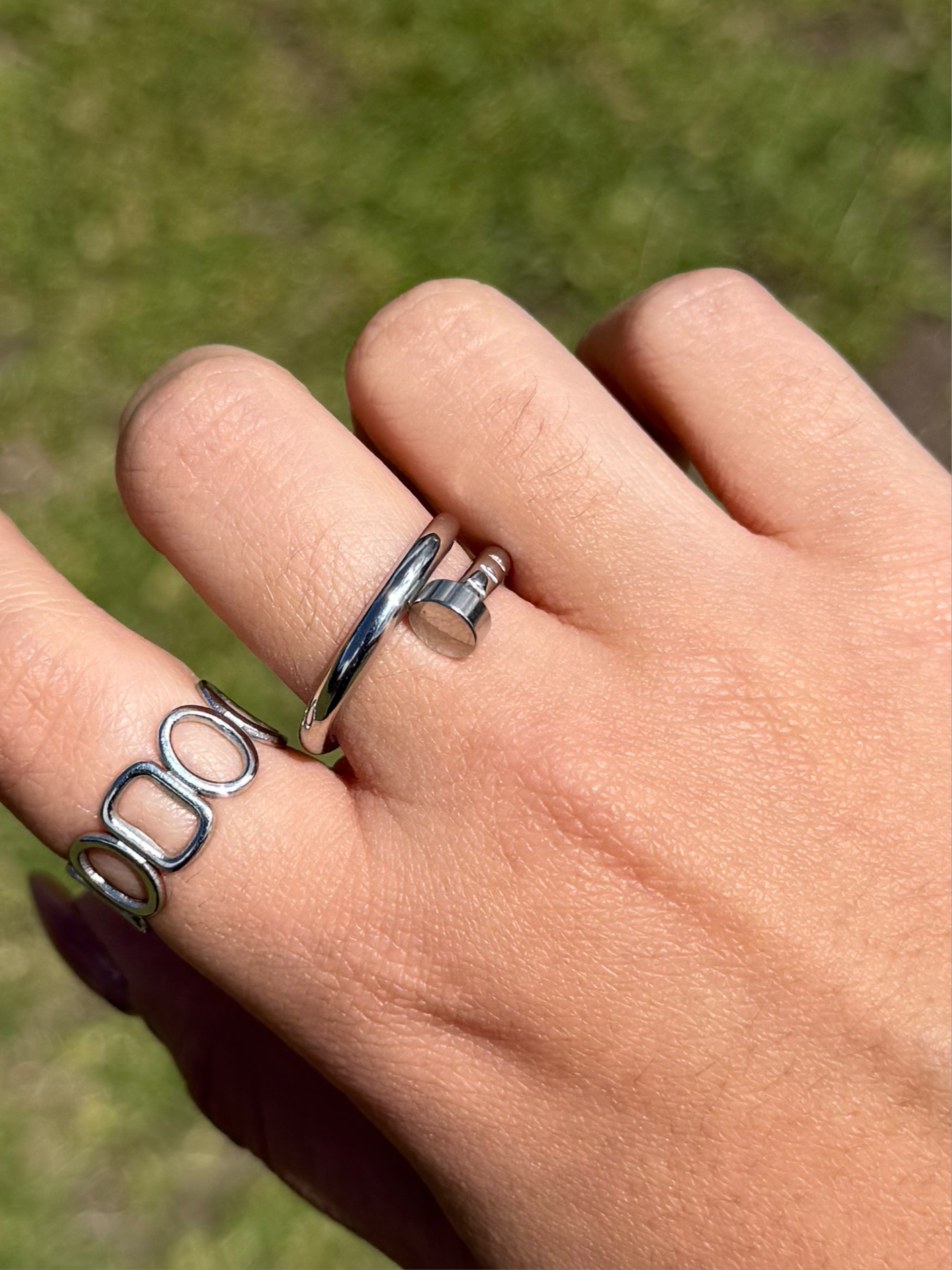 Anillo clavo plateado