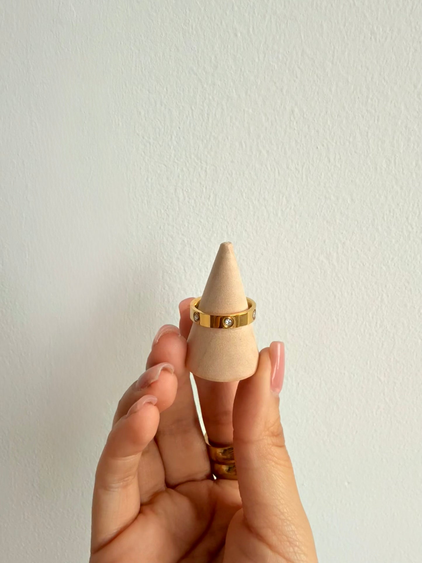 Anillo Cartier love zr dorado