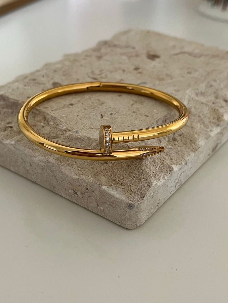Pulsera clavo con zircones REMARCADA