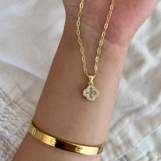 Cadena white zircones