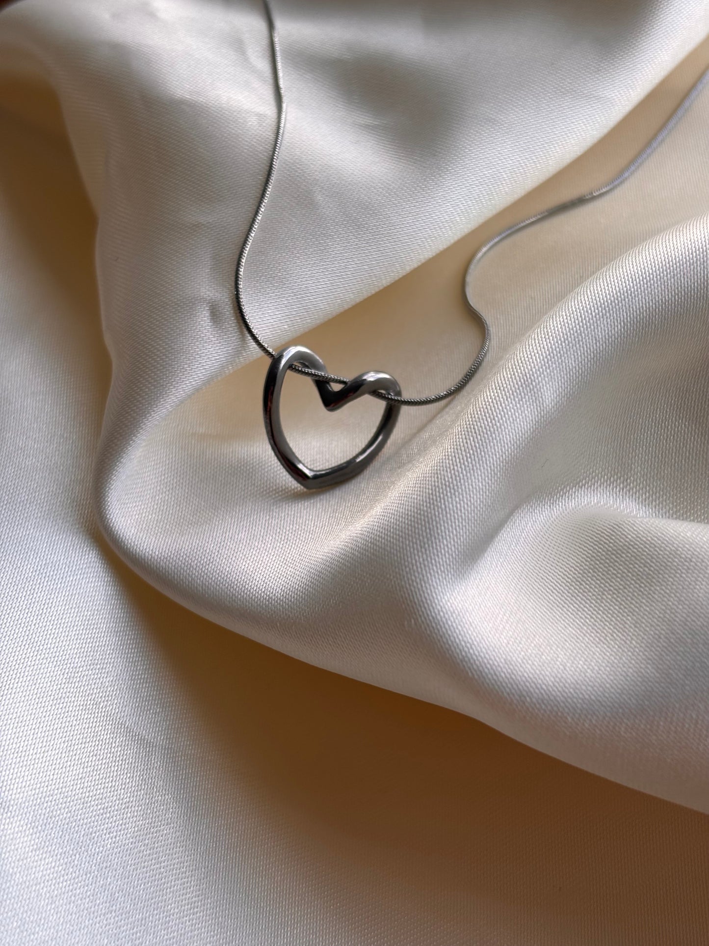 Cadena corazón plateado
