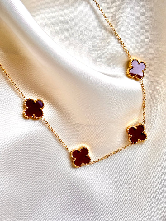 Cadena varios dijes VCA  ROJA