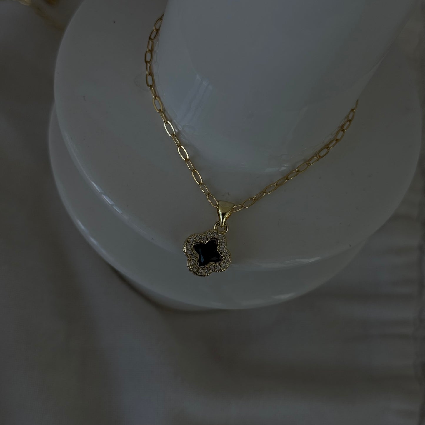 Cadena zircones oscuro