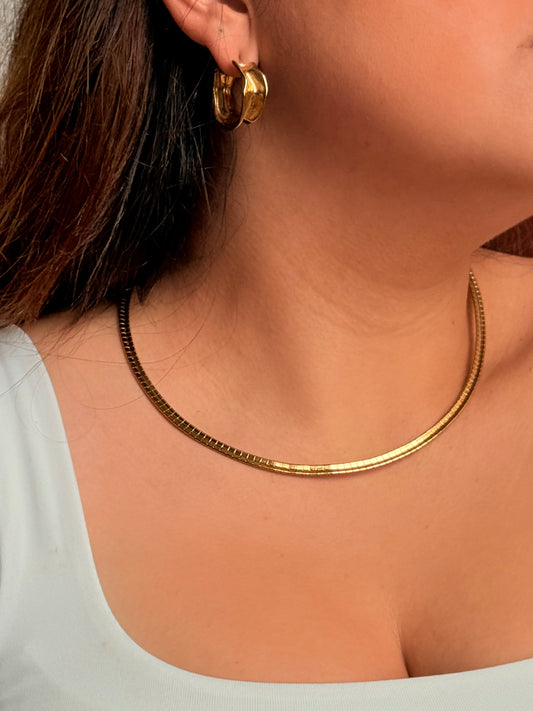 Gargantilla snake dorado