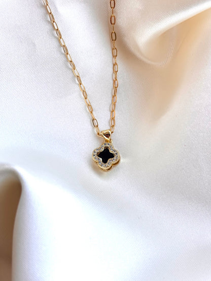 Cadena black zircones