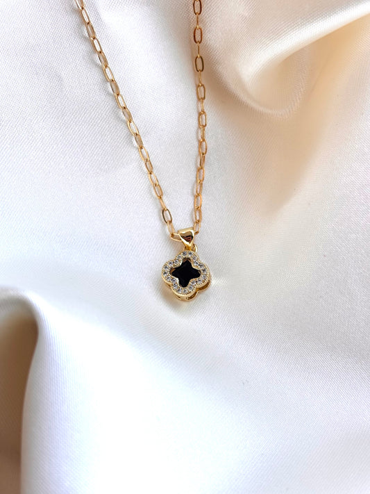 Cadena black zircones