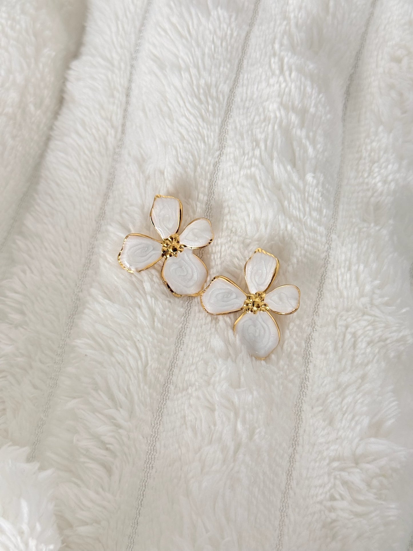 Aretes flora