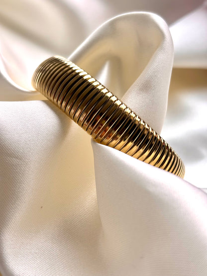 Brazalete RESORTE DORADO GRUESO