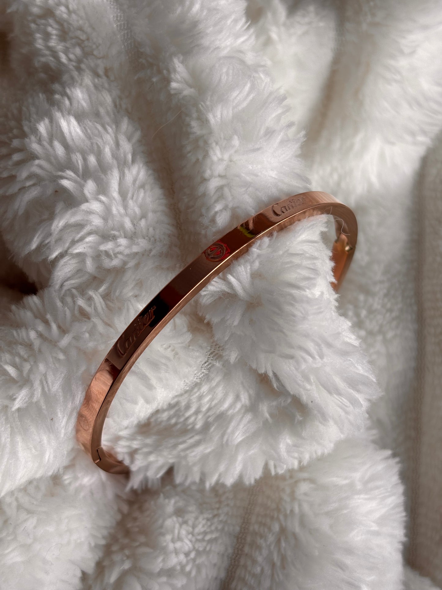 Pulsera Love oro rosa REMARCADA
