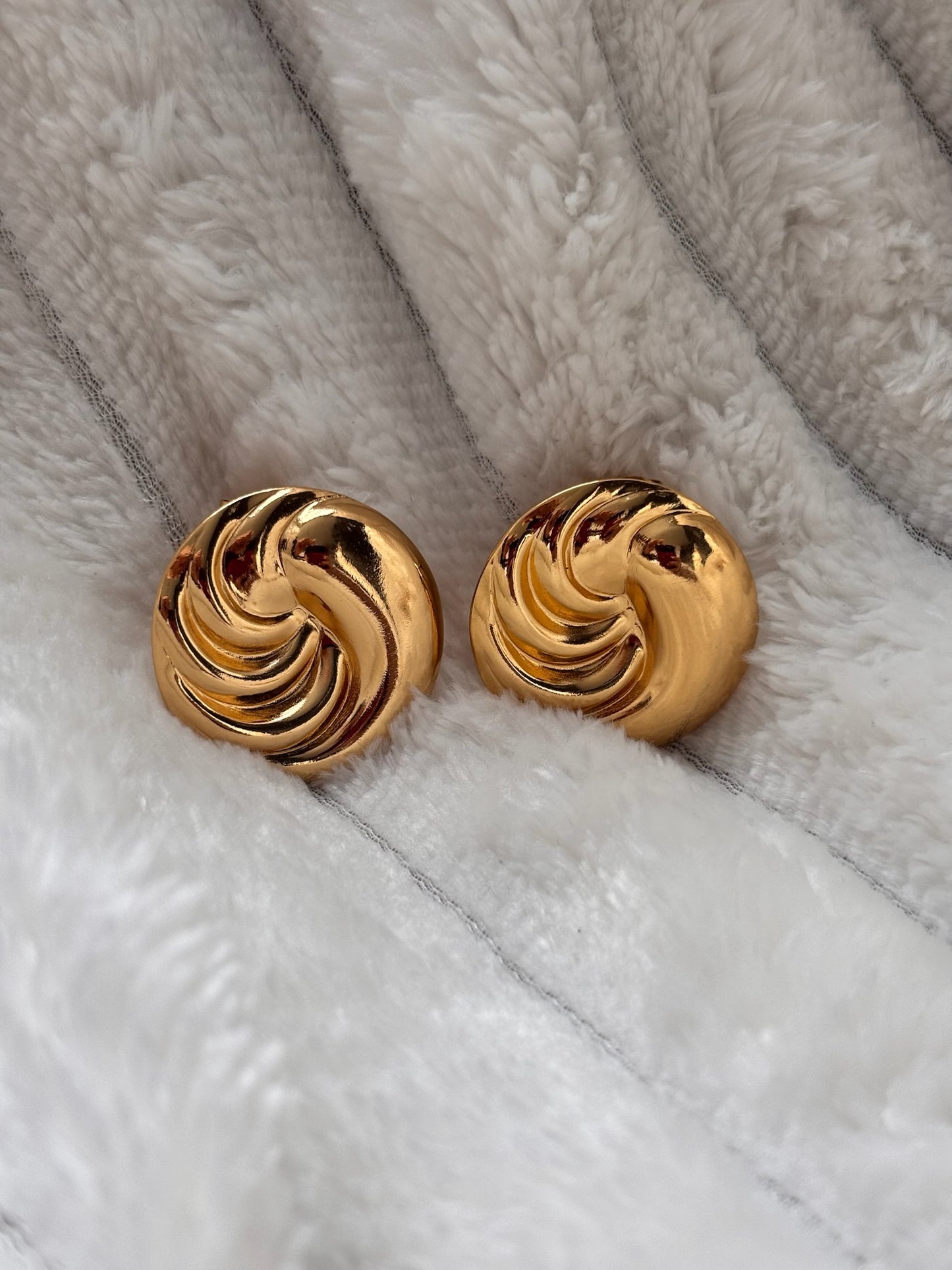 Aretes remolino