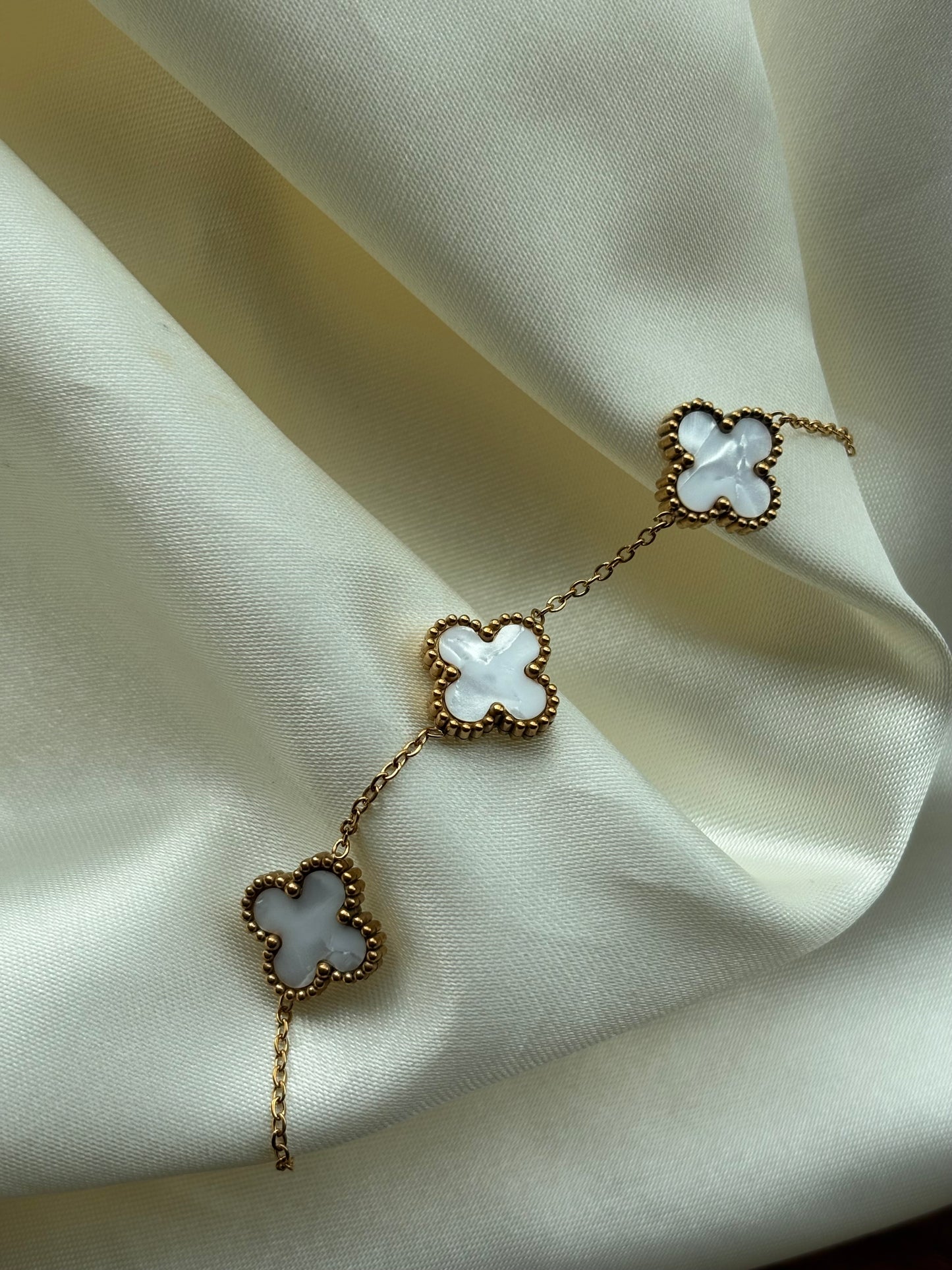 Pulsera VCA Blanca III Dijes