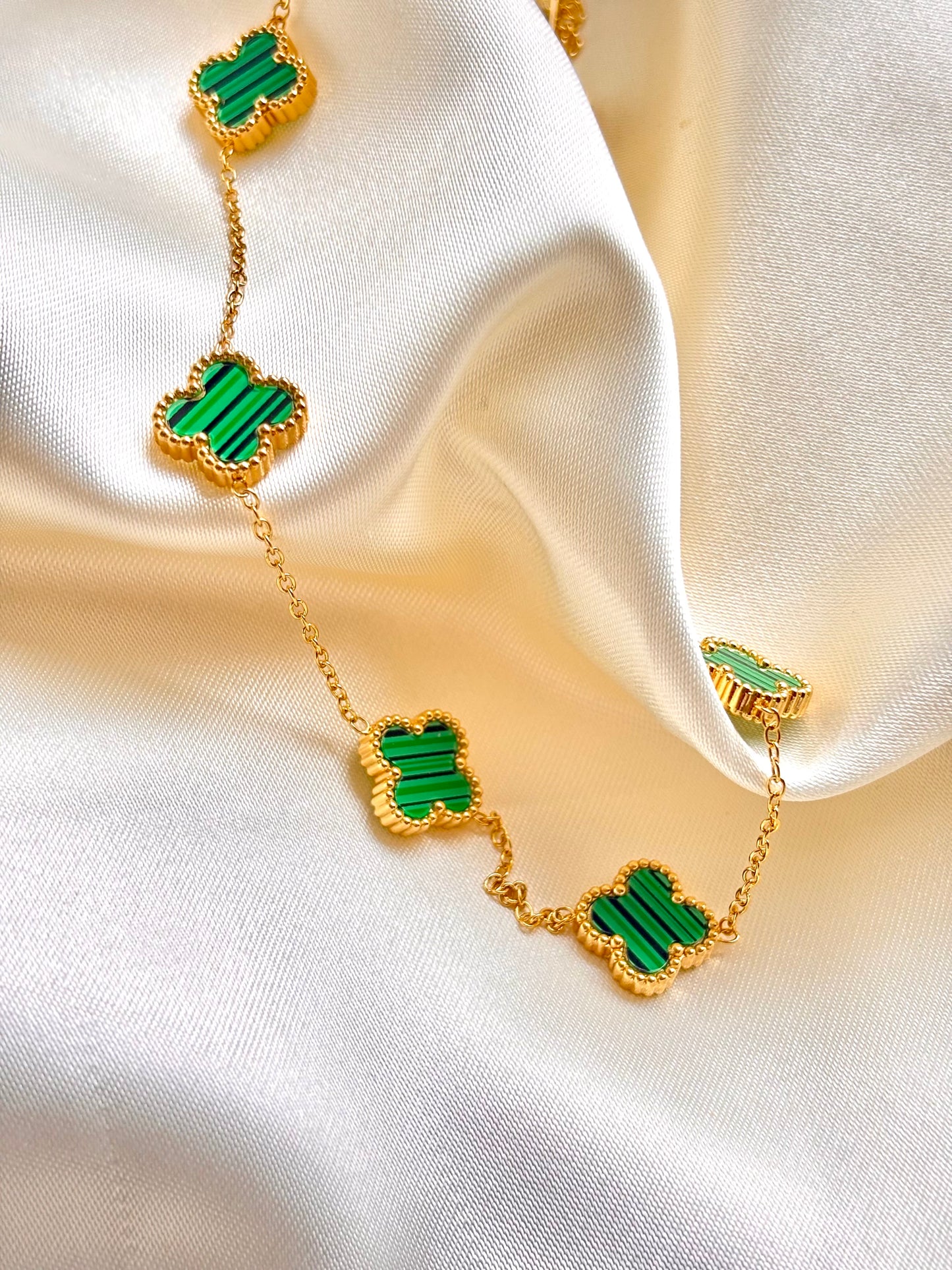 Cadena varios dijes VCA VERDE