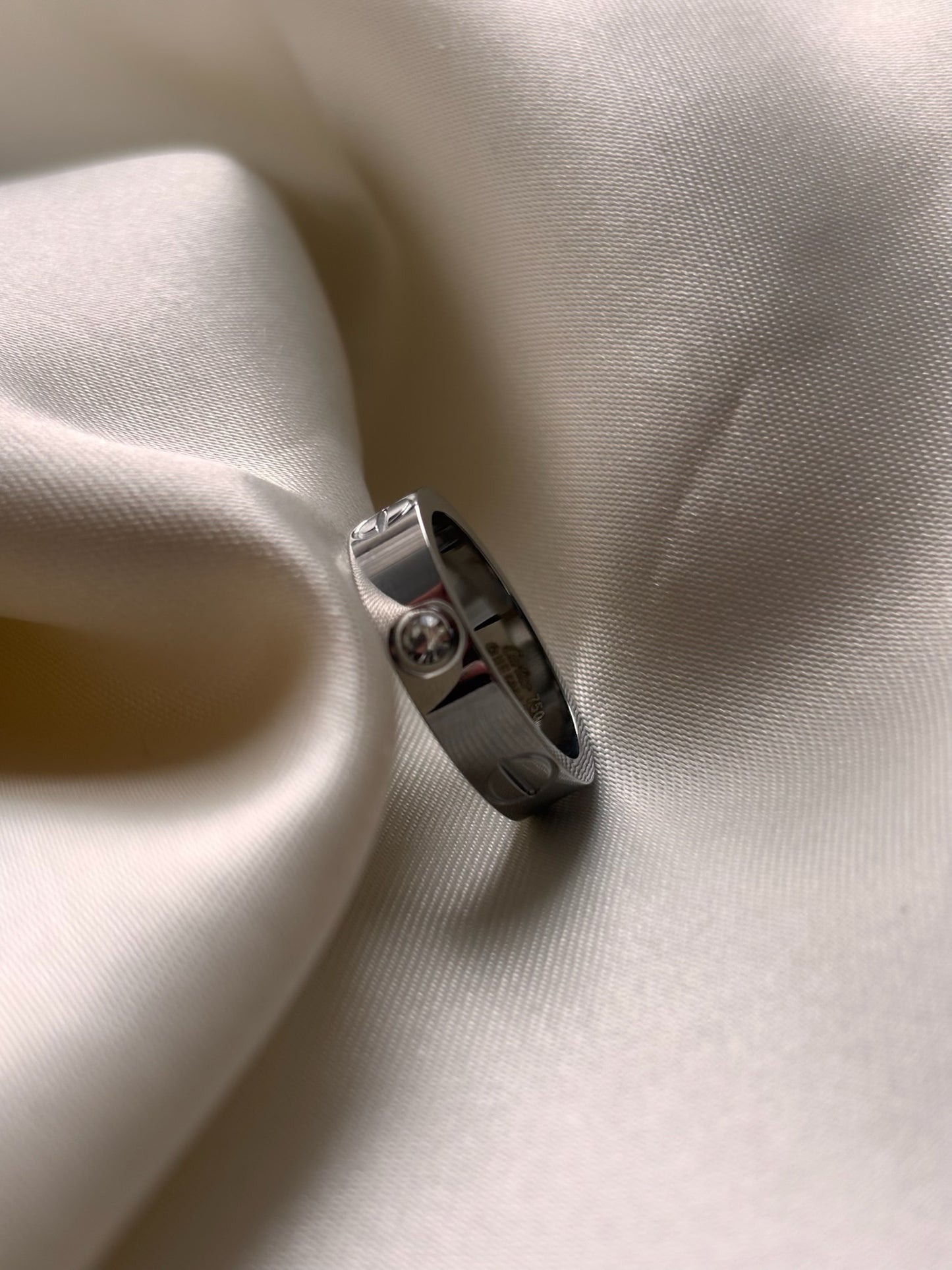 Anillo love Cartier zr plateado