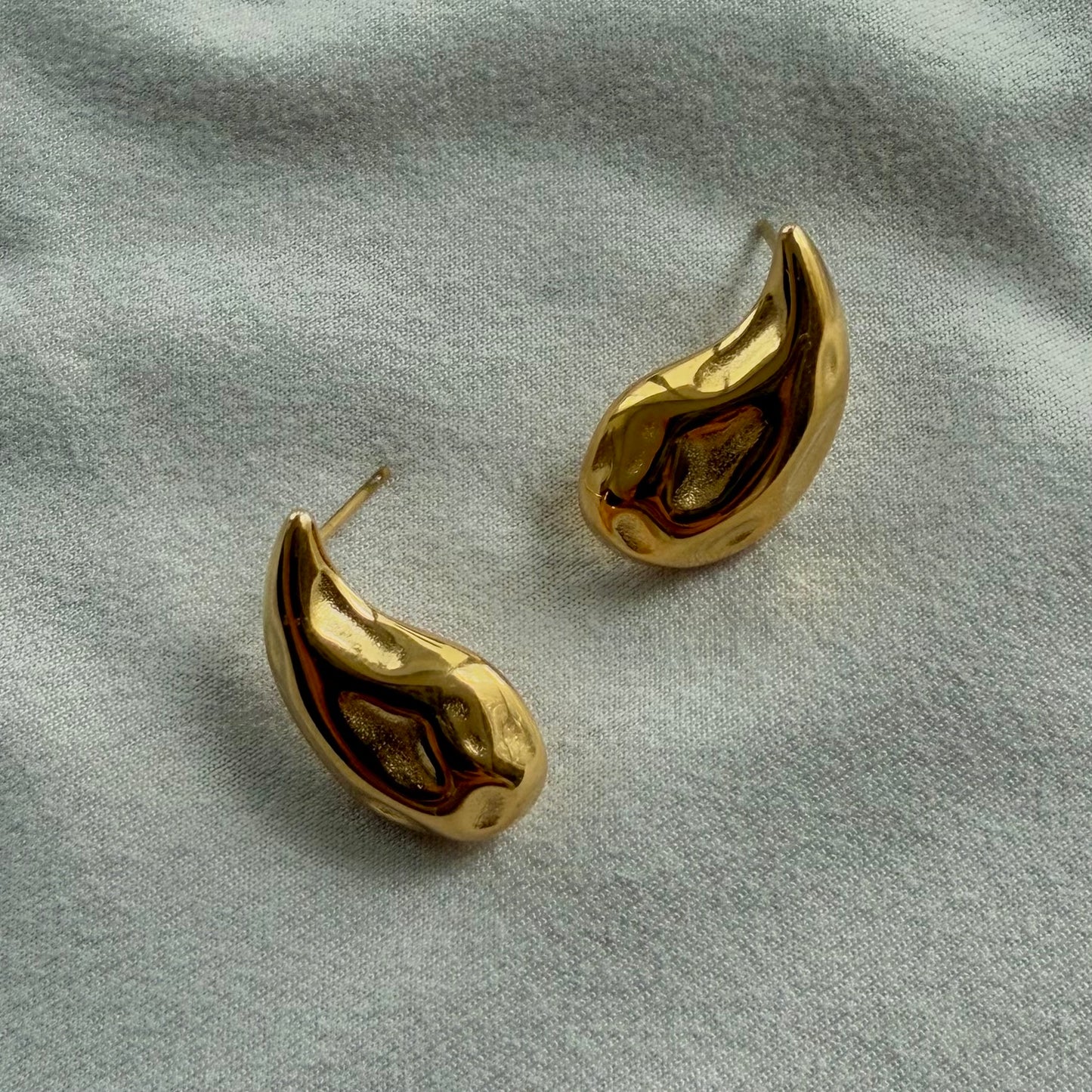 Aretes gota irregular
