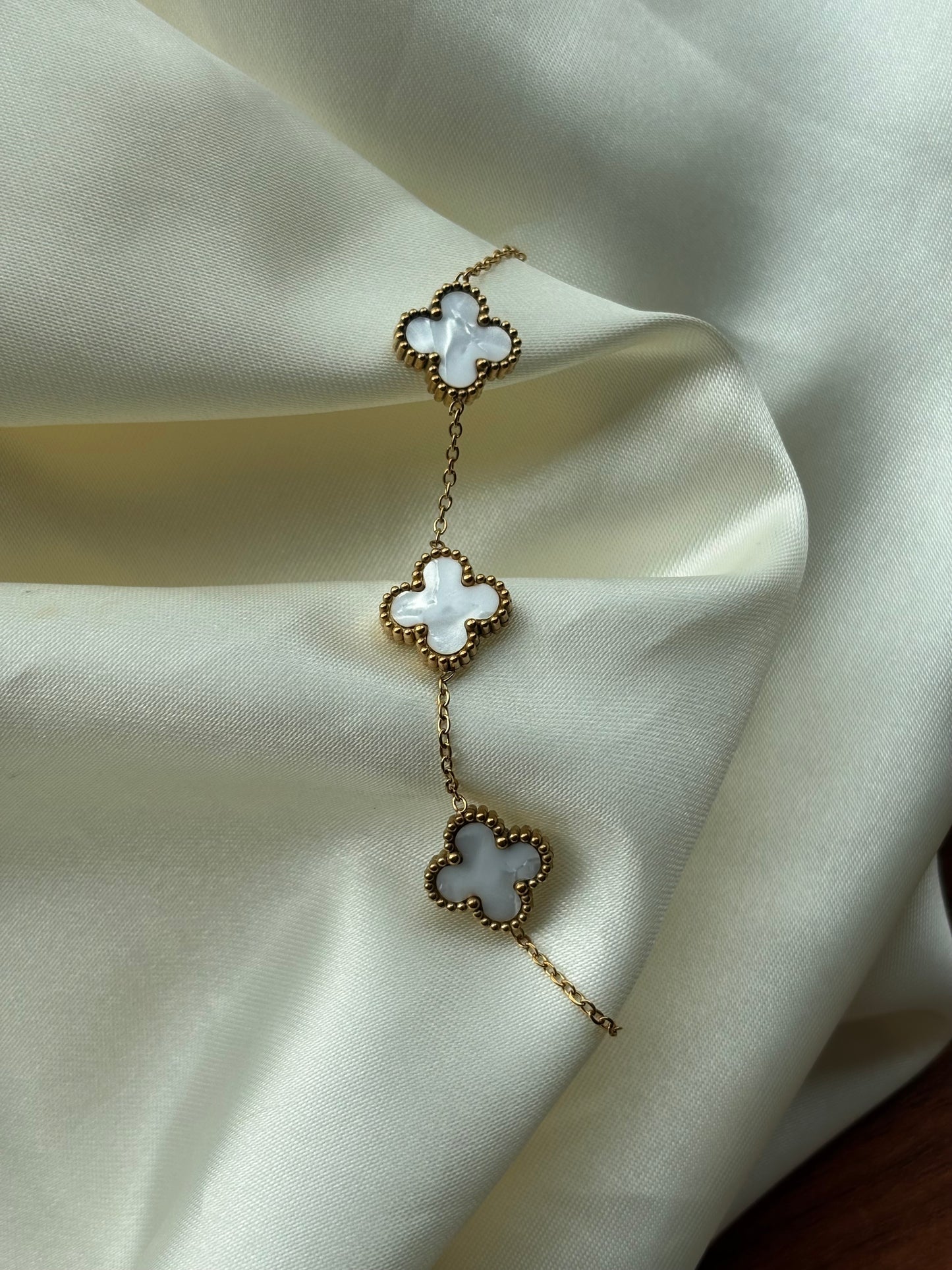 Pulsera VCA Blanca III Dijes