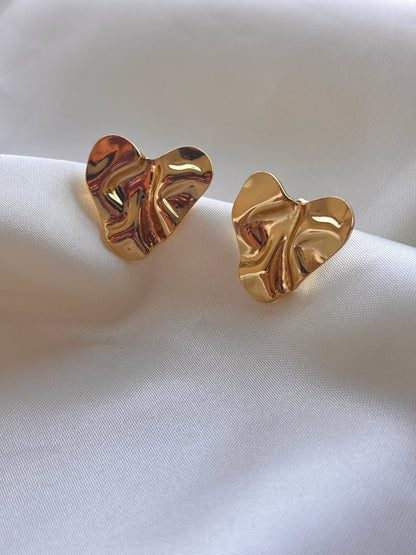 Aretes corazón irregular