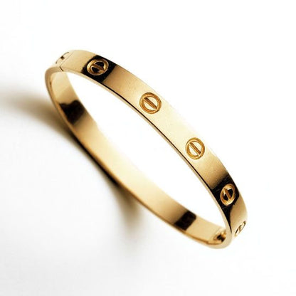 Pulsera love clásica dorada