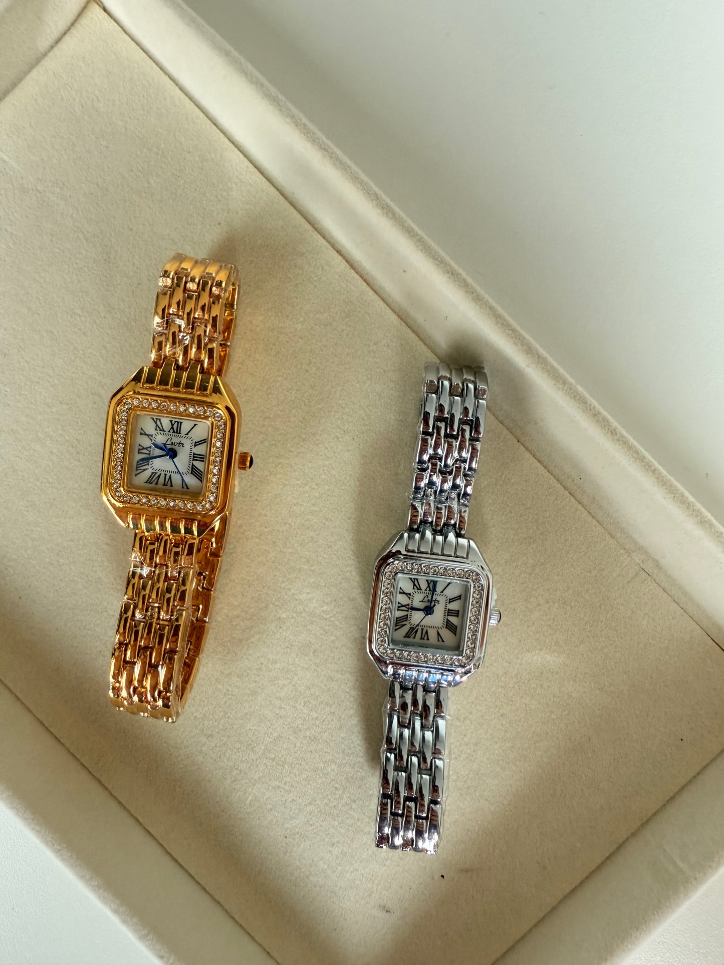 Reloj Cartier zircones DORADO